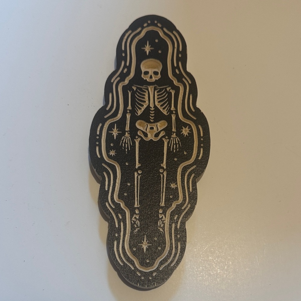 *NWOT* Wood Carved Skeleton Wall Hanging